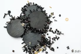 为何只有吸铁石，却没有吸铜石和吸铝石？铜和铝为何不能被磁化？图片