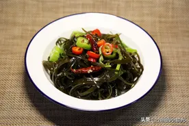 一盘鲜香爽脆的拌海带这样做真香！泡海带时多加一步杂质轻松洗掉图片