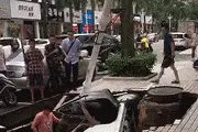 搞笑GIF:一秒钟即爆的火柴炮，点火后必须立即躲开！太刺激了。图片