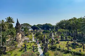 实拍东南亚最诡异寺庙：里面各种佛像造型诡异，还有地狱人间天堂图片