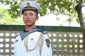 从仪仗队退役后，他跑遍全国200多个县市去创业图片