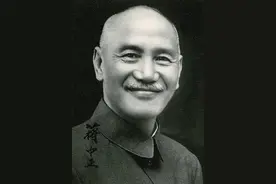 1930年中原大战后，蒋介石为何要打红军？毛泽东与蒋介石首次对决图片