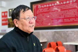 李连贵熏肉大饼传承人：几十年了，每天凌晨4点到菜行选肉图片