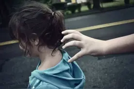 人贩子：只有3类娃我们不拐，民警：这些娃看似笨，实际安全得很图片