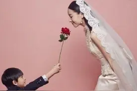 40岁董洁和11岁儿子，拍“婚纱照”引争议：错位母子如何复位图片