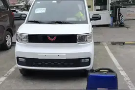 告别续航里程焦虑，电动车专用充电宝来了！可以边跑边充电图片