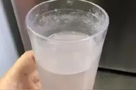 女孩水杯遭熟人下药，好心店员“教科书式营救”图片