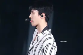 可以称吴世勋为“衬衫王子”，不同衬衫时髦帅气，这颜值谁不爱？图片