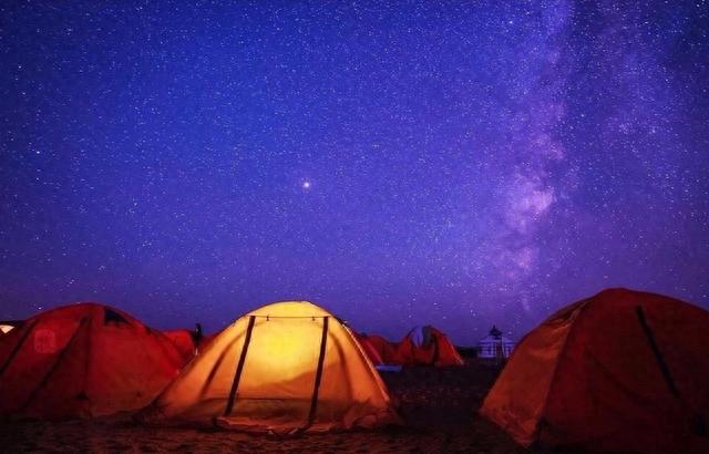 腾格里沙漠攻略(怎么去腾格里沙漠旅游)