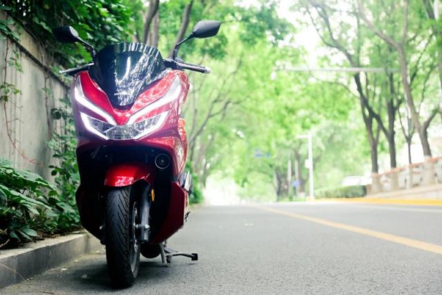 忍者骑车开场的cf游戏（Honda PCX提车300km提车报告来啦）