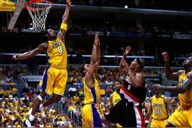 西决抢七，带伤上阵打总决赛，科比的首次夺冠之旅并不容易！图片