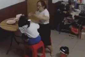 9岁女孩被父母拳脚相加，她的反应令人唏嘘，网友：娃不是出气筒图片