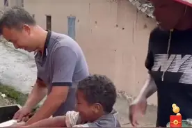 乌干达黑人姑娘，嫁到中国遂昌8年，学会流利的中国话和做中国菜图片