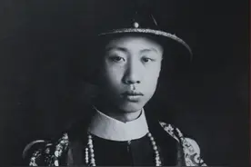 末代皇帝在苏联秘密选太子，前半生对其残忍，后半生当成亲生儿子图片
