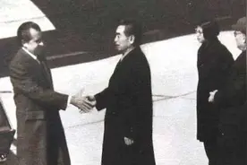 历史上的今天丨1979年1月1日，中国与美国正式建立外交关系视频封面