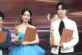 金鹰奖：赵丽颖王一博宋佳李易峰成豪门姐弟，蔡国庆虞书欣变父女图片