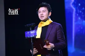 雷佳音穿优衣库成土味polo衫，像极了买衣服翻车的我图片