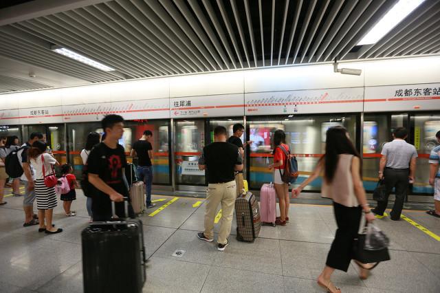 全日制大专即可落户成都？成都人才引进落户条件是什么？