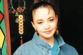 暌违12年，宋丹丹笑别春晚舞台：她终于退休，却永远生猛图片