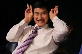 大衣哥病倒了！独自住简陋病房还没空调图片