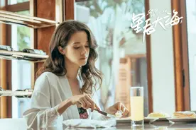 临时加价拒演《战狼2》的徐嘉雯，《星辰大海》里竟给刘涛做女配图片
