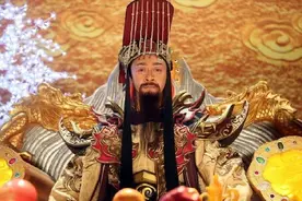 此人是第一位闹天宫的，猴子和他没法比，曾将整个天庭都打残了图片