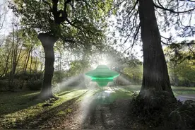 小说：开局打造出混沌战机，女友看傻眼：你管你这叫新人机修师啊图片