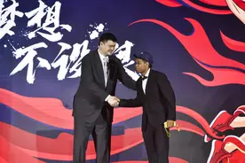 黑人混血球员祝铭震，实力不俗成榜眼，郭士强幸福感来了图片