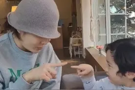 蔡琳离婚后罕晒娃，3岁中韩混血儿子太像她，现独自在韩养子？图片