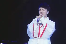 周深新裤子继《歌手》舞台后再次相遇，相信这次不会再“翻车”了图片