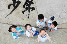 六一来啦！防侵害版《少年》温暖开唱！快转给你家北鼻一起唱吧！图片