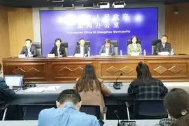 在郑州开小饭店更方便了，凭身份证就能办理食品经营许可，时限只需1天图片