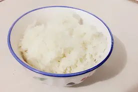 一饿就感觉浑身乏力，甚至会控制不住的手抖心慌，是怎么了？图片