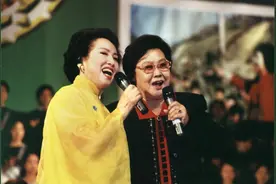 她是郭兰英的学生，王昆夸赞的人民歌唱家，为何儿子对她有意见？图片