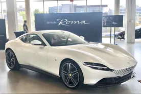 法拉利一直高高在上，看到保时捷大赚特赚，最终低下了高傲的头图片