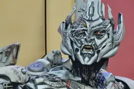 一天天叭叭叭的，环球影城最可爱又迷人的大反派火了图片