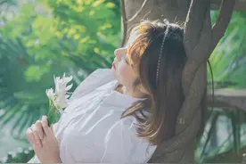 故事：和富少订婚后一往情深被无视，离开3年，他却追来向我求婚图片