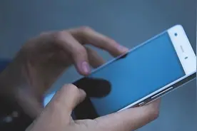 为什么手机开最大音量却依旧听不清？这个设置你打开了吗？图片