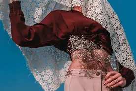 一年级小学生被铅笔扎20多次：孩子胆小懦弱皆因父母图片