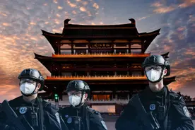 长沙特警抗疫一线的震撼“大片”，你见过吗？ | 全民战疫长沙有爱 #防控疫情我们在一起#图片