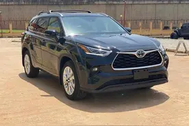 全新丰田汉兰达实拍，2.5混动+全时四驱，七座大空间真霸气图片