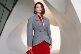 舒淇关悦双双换发型，剪了短发的她们，用行动告诉你没事别瞎折腾图片