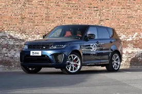 5.0排量V8机增，4.5s破百，外观内饰豪华，实拍路虎揽运图片