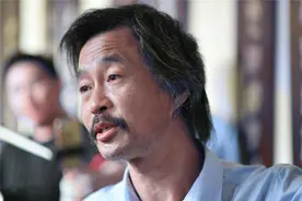 "流浪大师"沈巍曾衣衫褴褛，如今的生活却发生了翻天覆地的变化图片