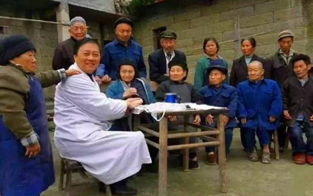 四川神秘矮人村，当地老人身高不足一米，这其中到底有什么秘密？