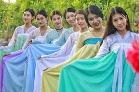 七个美女大学生演绎现实版的“七仙女”，原来古装这么美图片