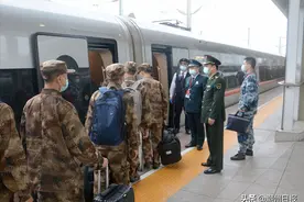 潮州市首批185名新兵奔赴军营图片