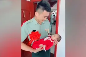 退伍兵哥哥第一次抱小侄女，这姿势不就是端了一把枪吗？图片