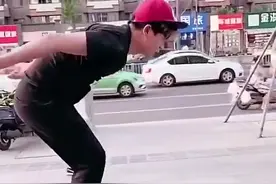 街头轮滑男孩的辛酸之路，梦想，从来都不会是轻而易举的图片