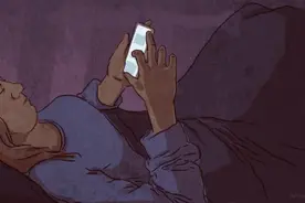 关灯看手机危害竟然这么大？！专家：轻则视疲劳，重则青光眼图片